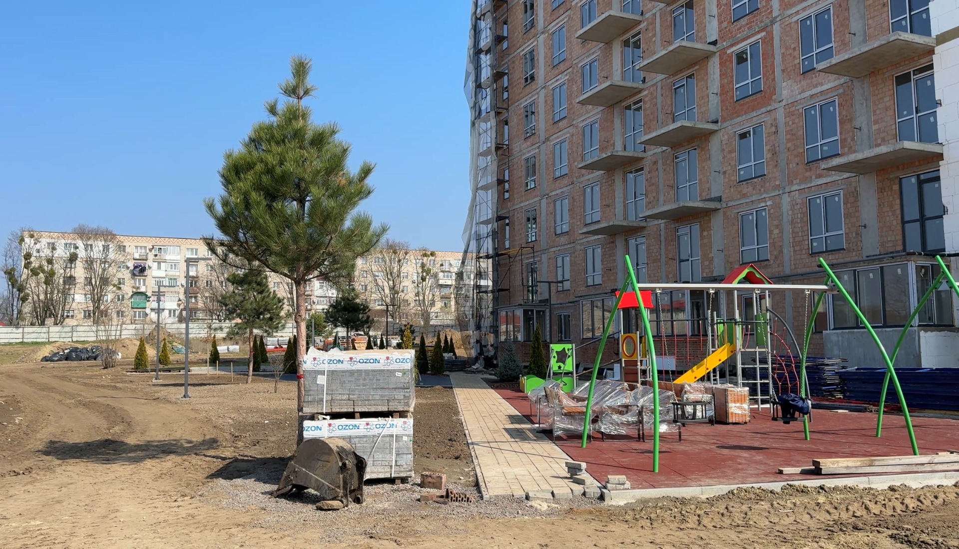 Березень 202510